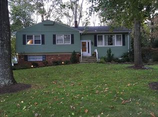 17 E Circuit Dr, Succasunna, NJ 07876