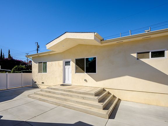 2nd image of 1419 Screenland Dr