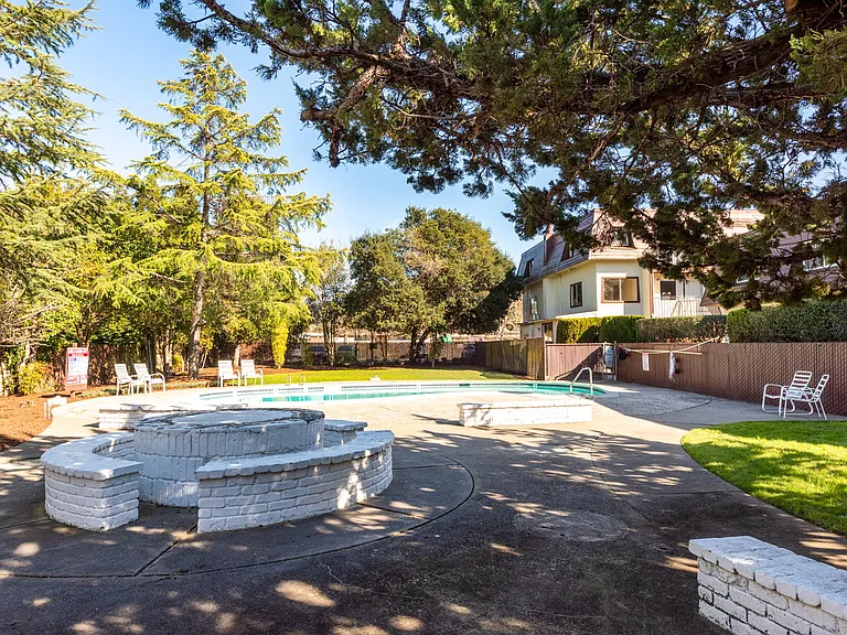 Vista Linda Apartments — Photo 16