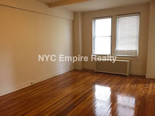 Rented by NYC Empire Realty Inc | media 36