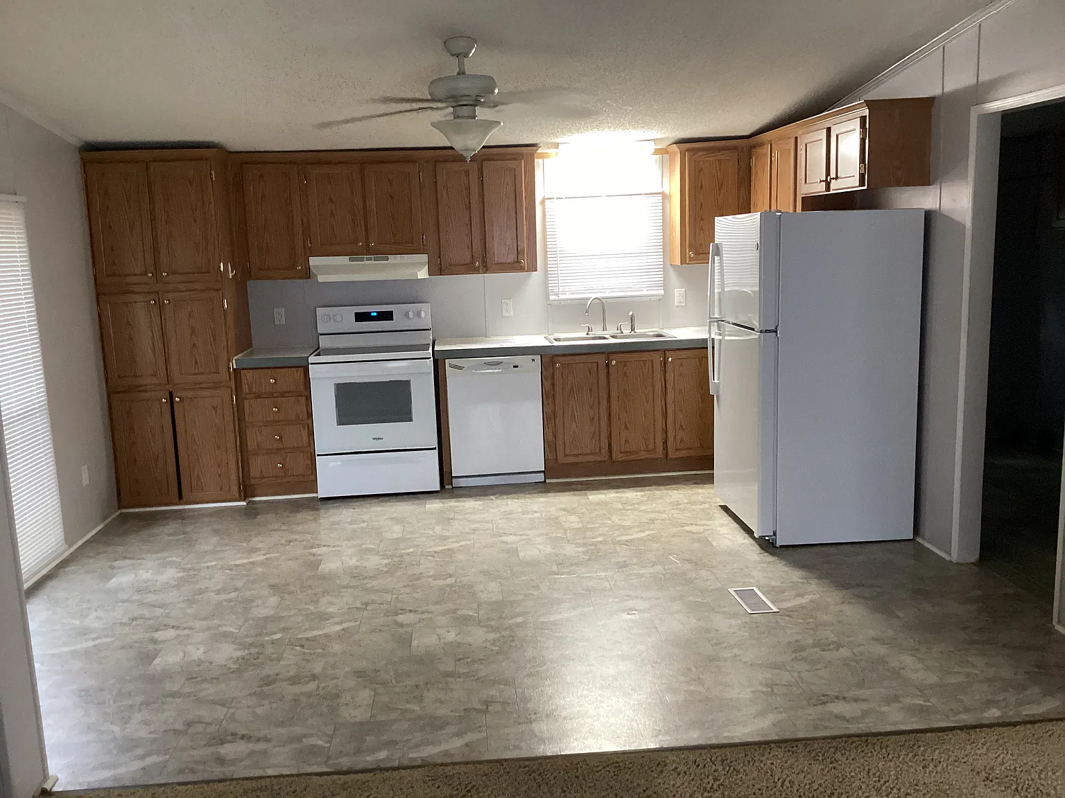 3 bed, 1700 sqft, $1,650 — Photo 4