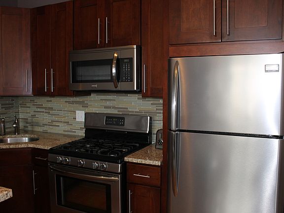 5th image of 1533 Fairmount Ave #2F