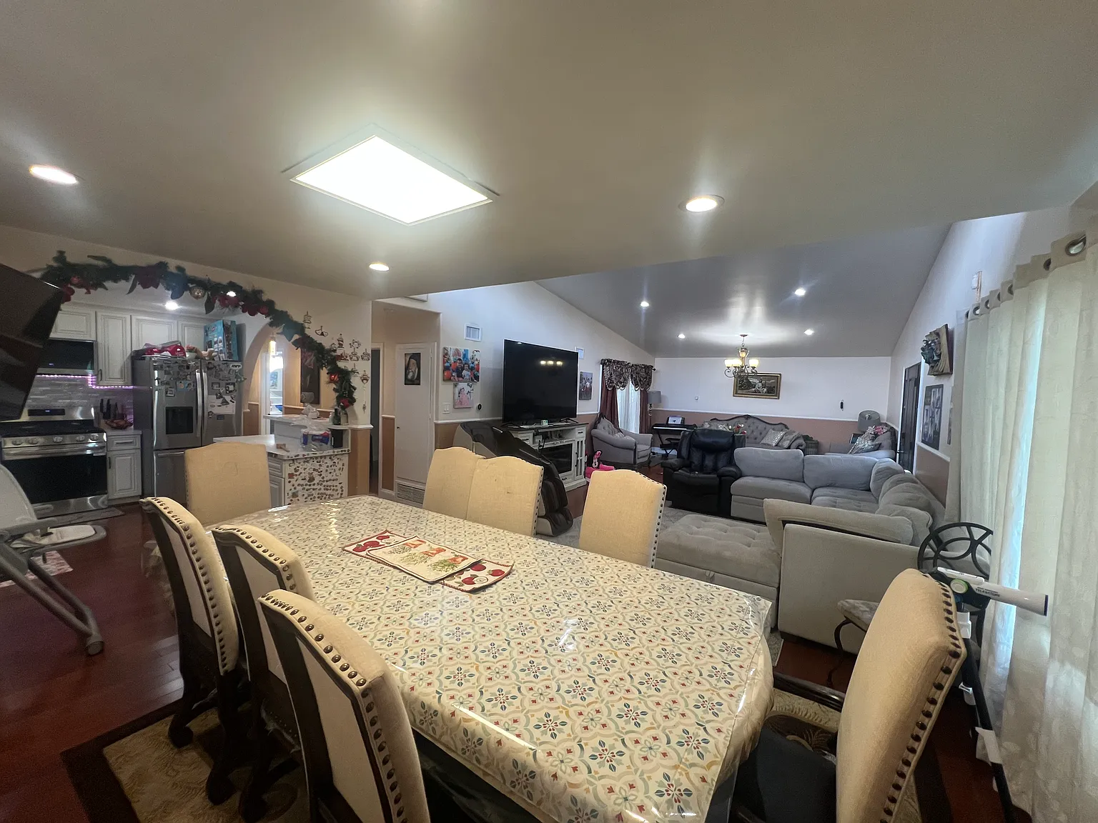 3 bed, 1406 sqft, $3,800 — Photo 4