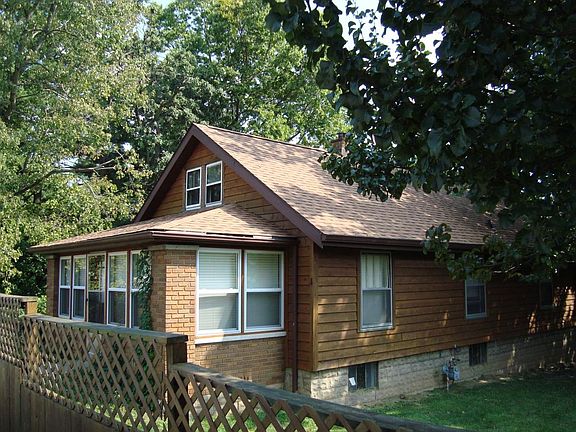 2nd image of 924 E Hillside Dr
