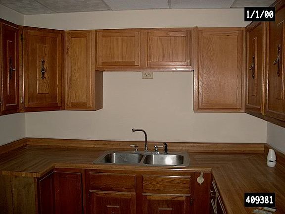 4th image of 4745 Howard Ave