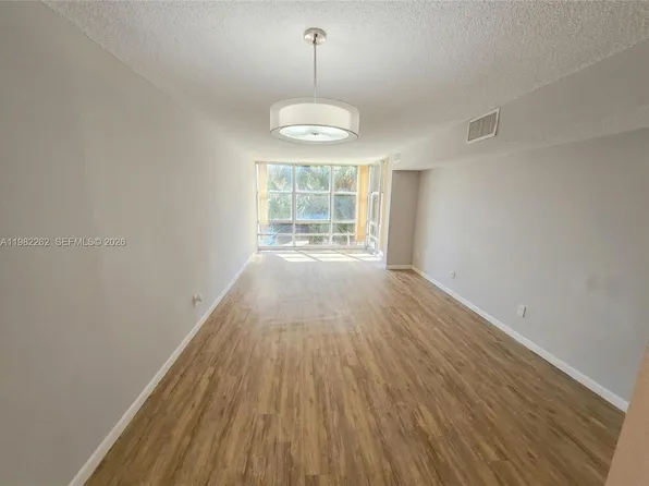 210 172nd St APT 234, Sunny Isles Beach, FL 33160