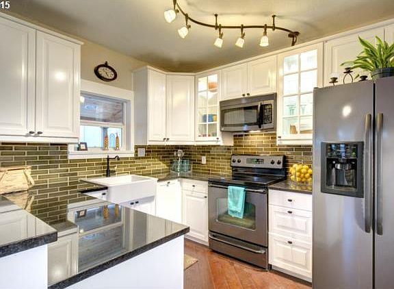 4th image of 1207 W McLoughlin Blvd