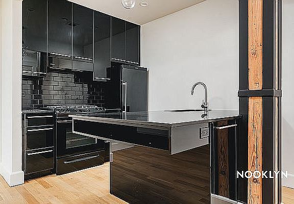 4th image of 487 Keap St #417