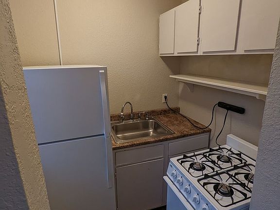 5th image of 309 Dayton Ave APT 202