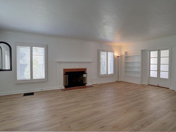 5th image of 1055 Winston Ave