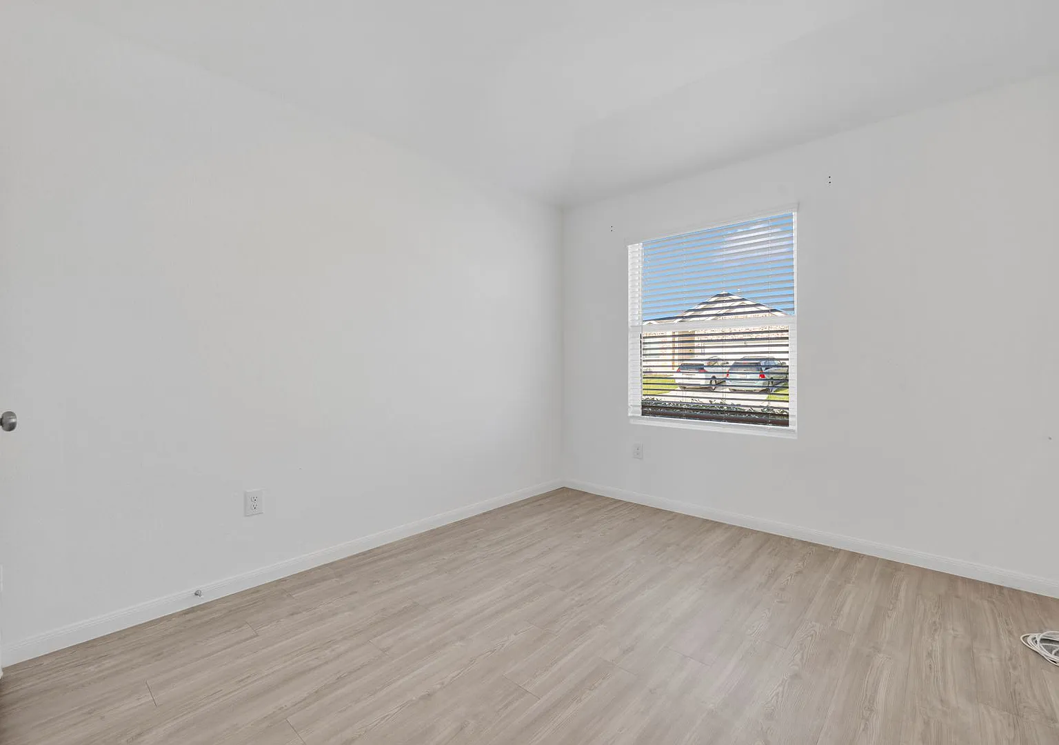 Charming 3-Bedroom Home in the Desirable Silos Community — Photo 4