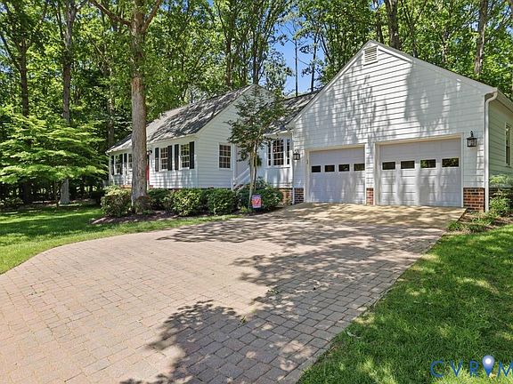 3rd image of 2418 Mountainbrook Dr