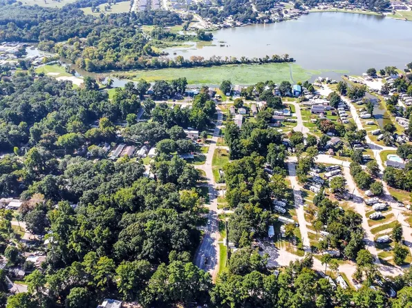 12755 Paradise View Ct, Willis, TX 77318