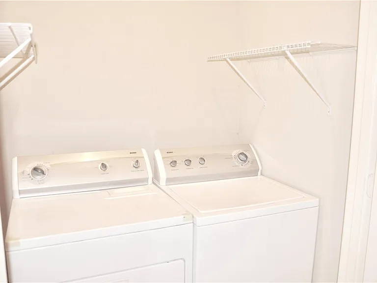 9010 Laverne Park Ln — Photo 17
