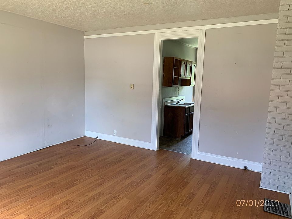 2nd image of 2804 Columbus Ave