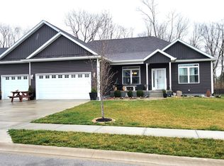 132 Woods Edge Blvd E, Greencastle, IN