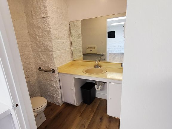 2nd image of 640 W 7th St Suite A