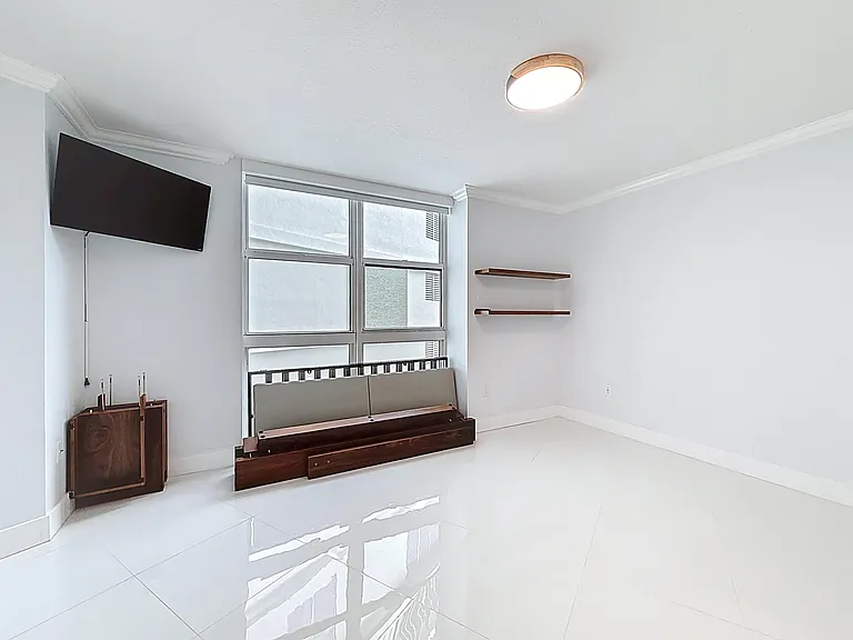 347 N New River Dr E #706 — Photo 20