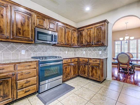 4th image of 8775 Cedar Thicket Dr