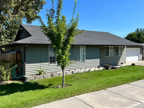 1055 SW Floyd St, Madras, OR 97741
