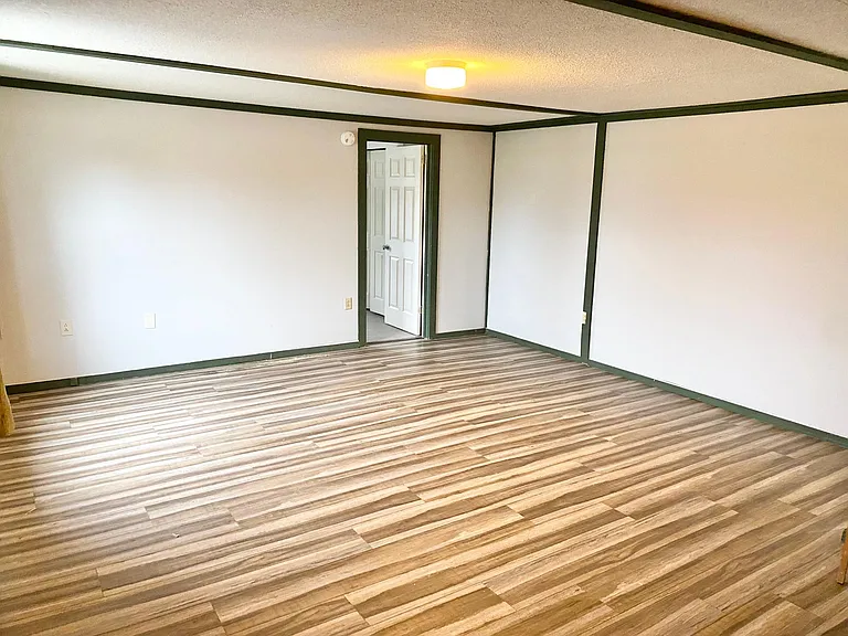155 S Main St — Photo 8