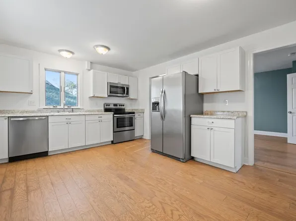 12 Macdougal St #12, Kittery, ME 03904