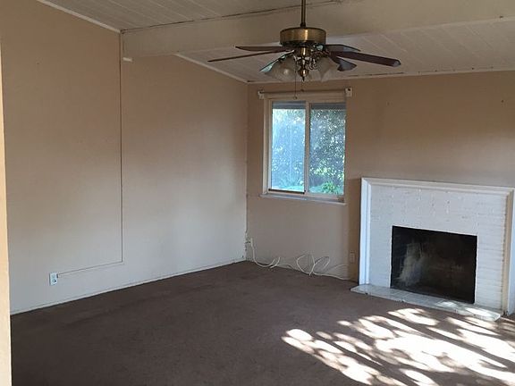 4th image of 3730 N Stanislaus St