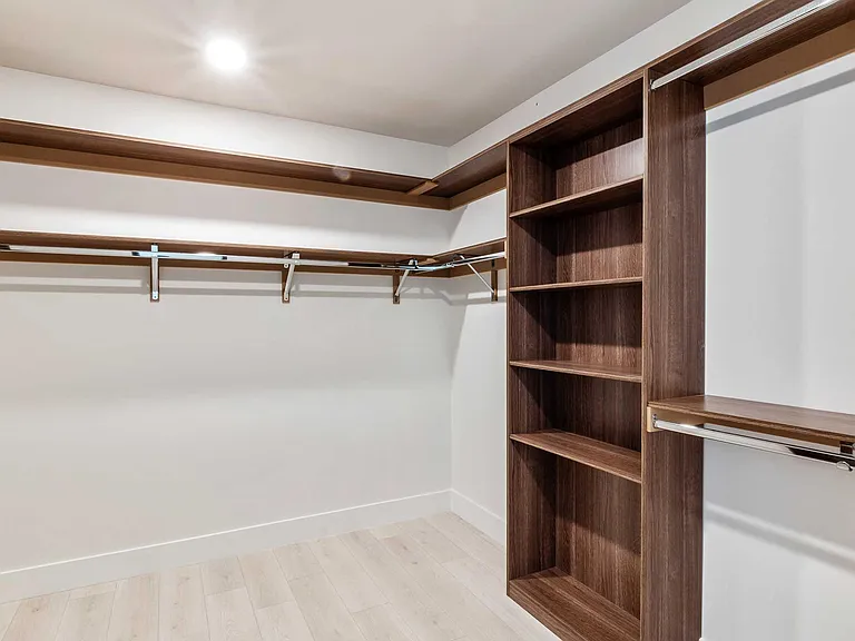 1430 Q Apartments — Photo 16