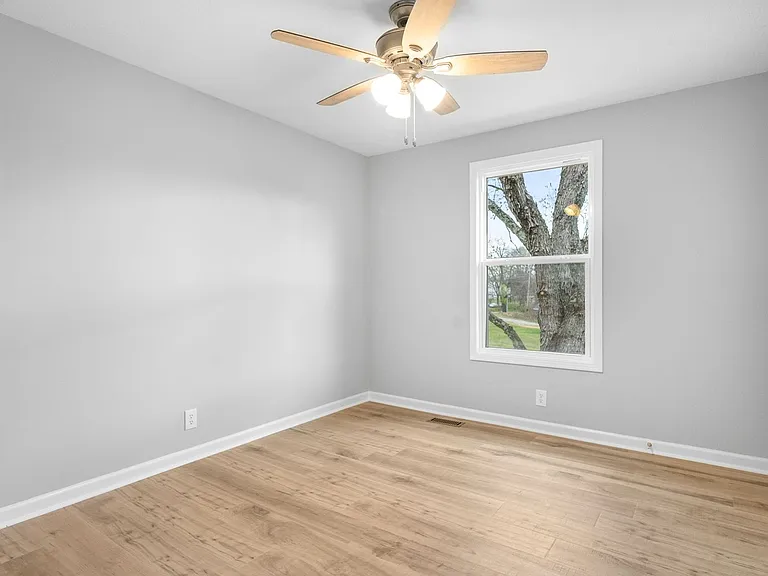2214 Glory Dr — Photo 19