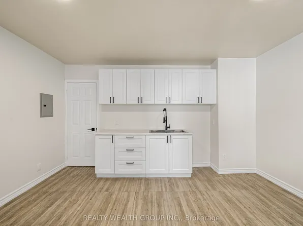 566 Queen St W, Toronto, ON