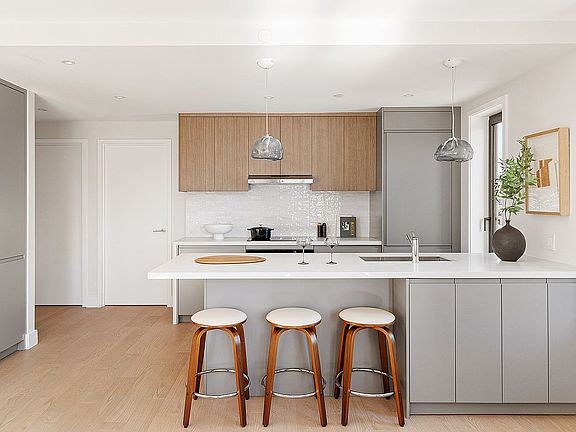 3rd image of 601 Baltic St #8A