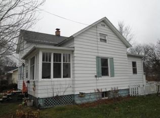 320 5th St, Prairie Du Sac, WI 53578