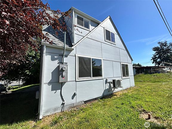 4th image of 408 Steele Street SE