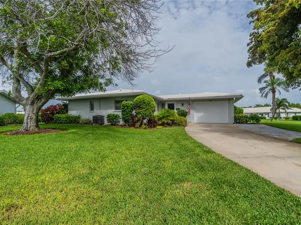 900 Village Green Pkwy, Bradenton, FL 34209