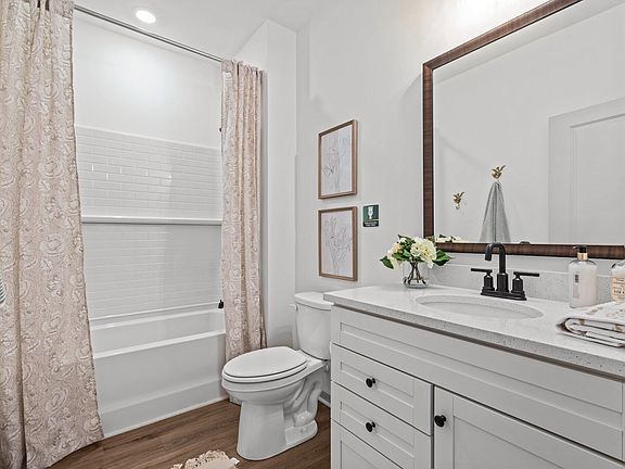 4th image of 1050 Curlew Cir