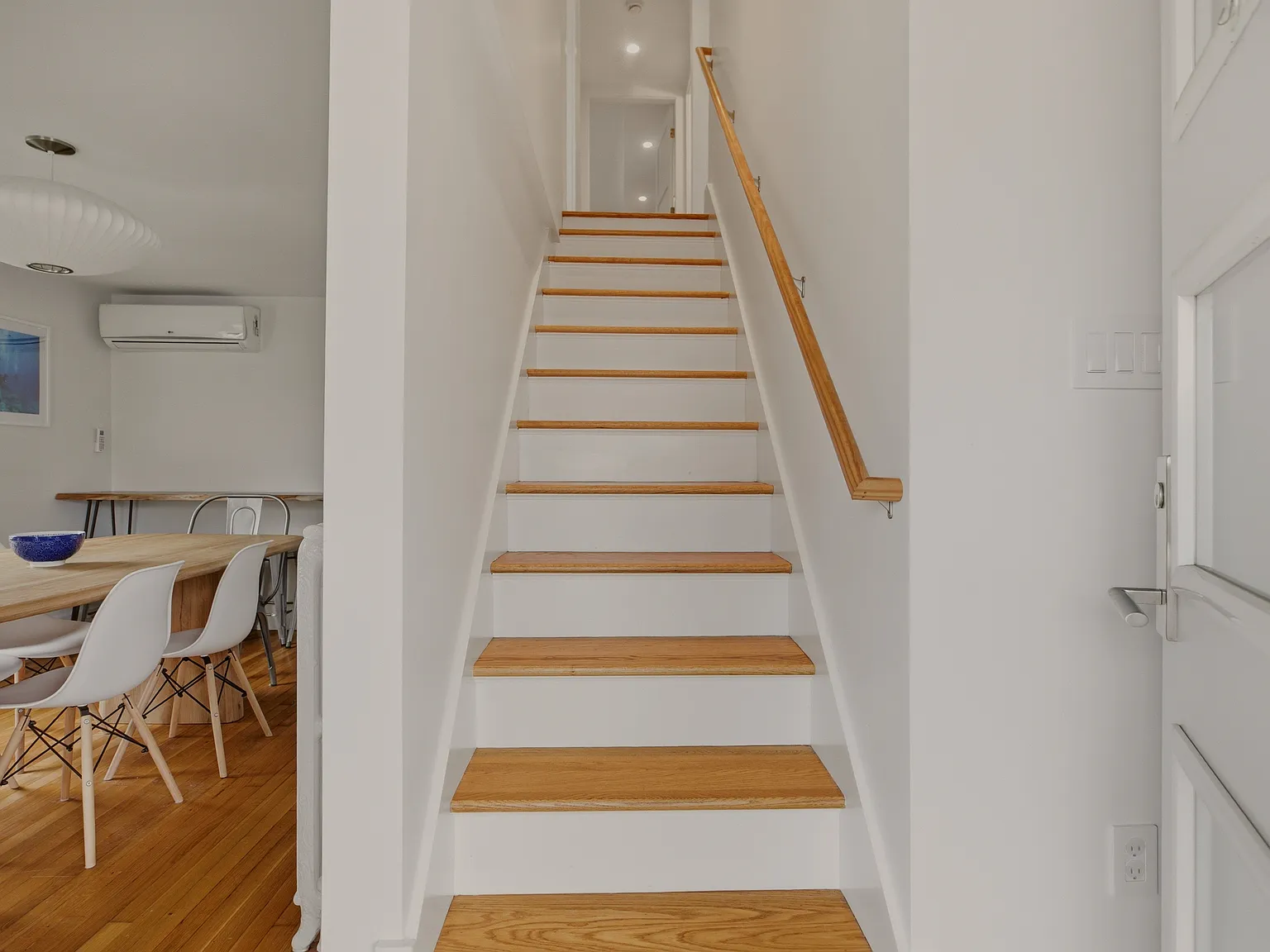 3 bed, 2.5 bath, 1467 sqft, $3,750 — Photo 2