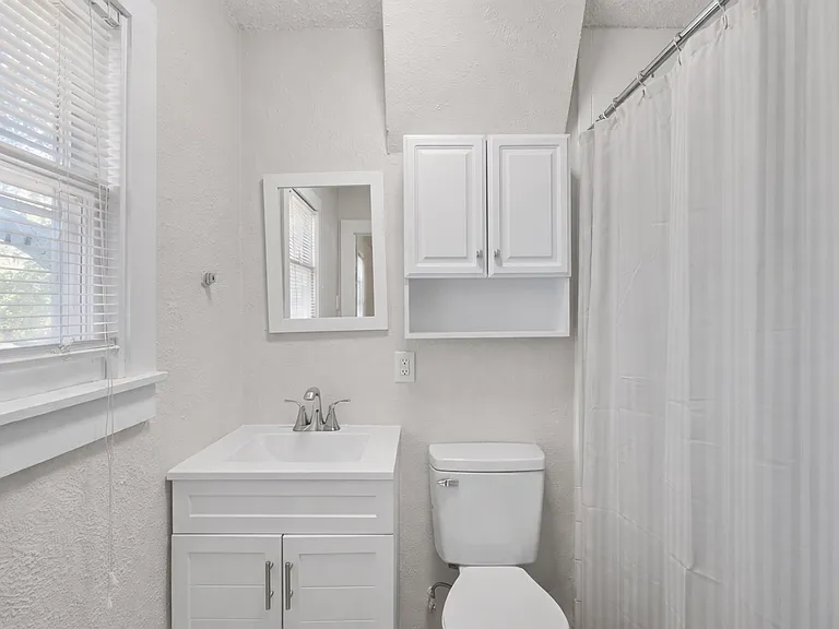 1202 E 29th St — Photo 17