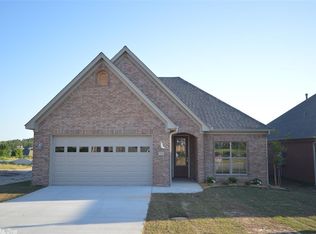 118 Melville Dr, Maumelle, AR 72113