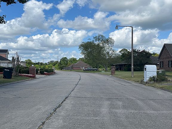 4th image of 216 Lake Tasse Dr