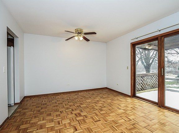 4th image of 876 Stratford Ct