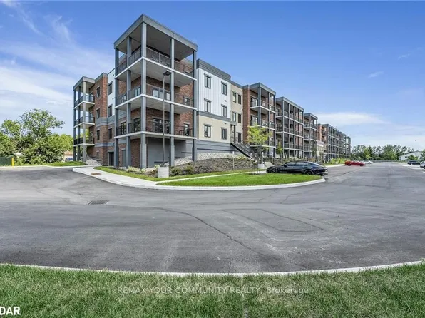 121 Mary St #211, Clearview, ON L0M 1G0