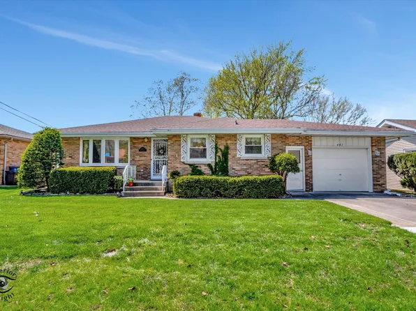 447 Dennis Ave, Bradley, IL 60915
