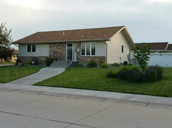 705 18th St, Gering, NE 69341
