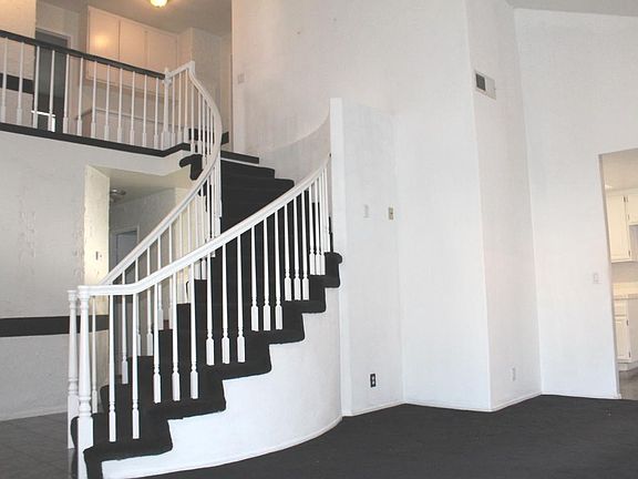4th image of 12931 Bernard Ct
