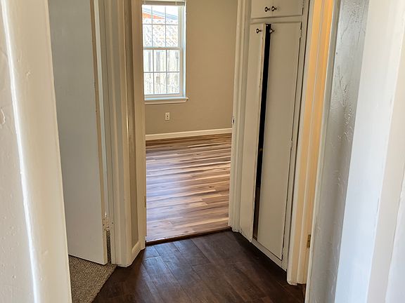 5th image of 610 W Hurd St