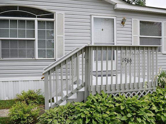 2nd image of 1966 Rosewood Dr