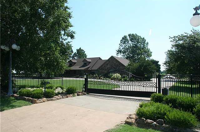 1st image of 14700 Thornhill Drive