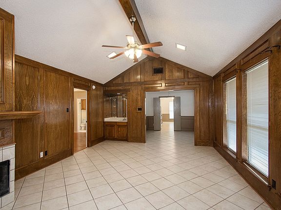 3rd image of 2078 Arbor Creek Dr APT B