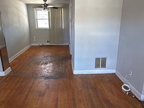 3rd image of 7714 Hillsway Ave