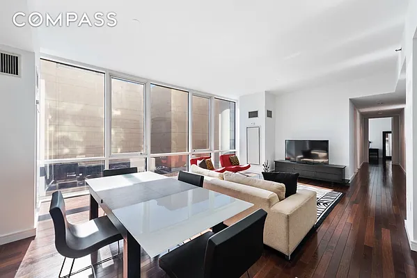 Rented by Compass | media 21